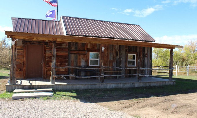 Moorcroft Cabine | Kara Creek Ranch - Rustic 2 Bedroom Cabin #5