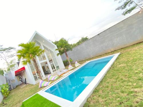 Sari Harjo Villa | Karabineri Private Pool Jogja Villa