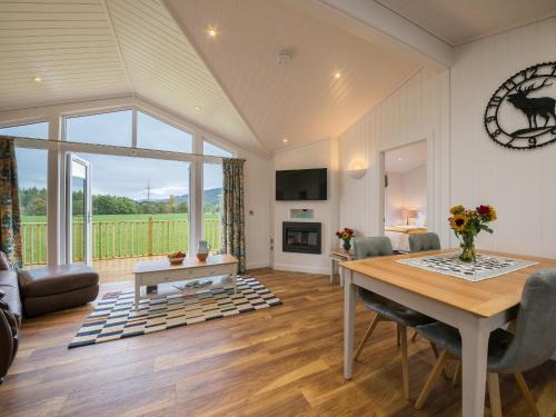 Aberfeldy Maison | Karelia Lodge