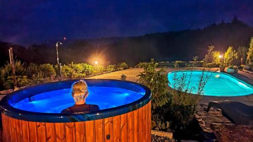 Janowice Wielkie Chalet De Ski | Karkonosze Domek 8 os Jacuzzi Sauna Basen Podgrzewany Piaskowy Koń