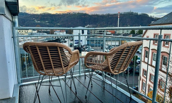 Mitte Appartement | Karl Central Flats - Netflix - Parkplatz - Balkon