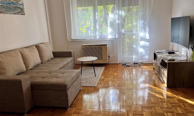 Jaszbereny Appartement | Karman Apartman - 2 bedroom entire flat in the center