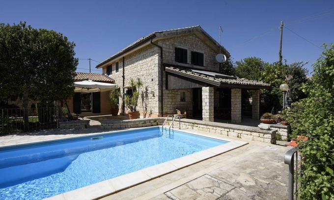 Modica Maison | Karrua House cottage with pool in Modica