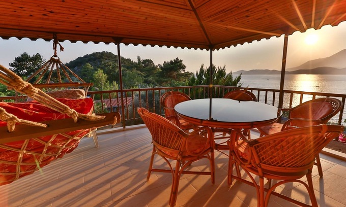 Kas Appartement | Location de vacances Kas avec vue imprenable sur la mer et piscine (4 personnes)