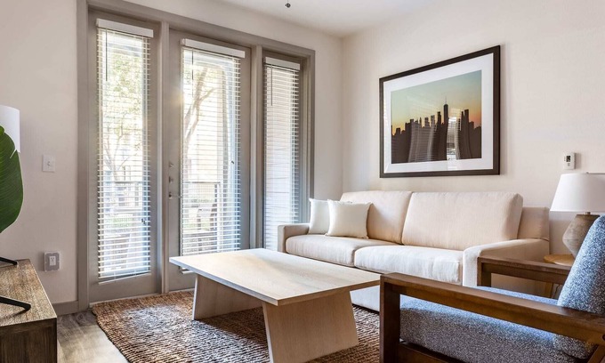 Dallas Appartement | Kasa | 2BD Near UT SW Medical Center | Dallas