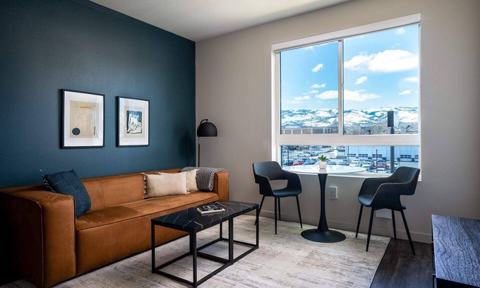 Reno/Tahoe Airport Appartement | Kasa | Classic 1BD + Game Room Access | Reno