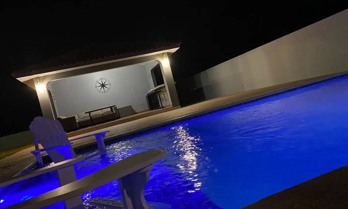 Camaceyes Lit Et Petit-Déjeuner | Kasa Loza - Solar-Powered Villa Near Airport & Top Beaches