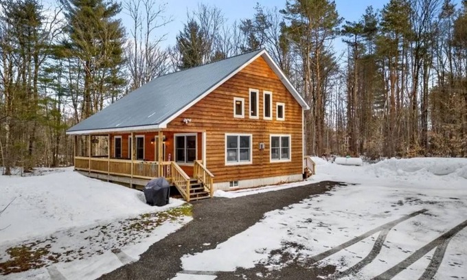 Altmar Cabine | Kasoag Lake lodge-ATV + snowmobile right from your door.Great fishing close by!