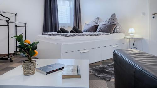 Fuldatal Appartement | Kassel - Gemütliches DG Apartment in Fuldatal mit Parkplatz & Wlan - OneN8