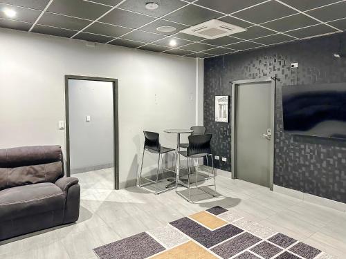 Darwin City Centre Maison | Katara on Austin - City Accomodation for up to 20