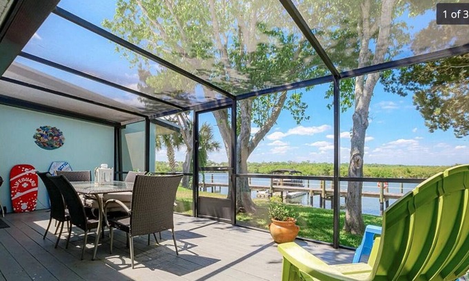 New Smyrna Beach Villa | HIVER 2020 DISPONIBLE! Kate's Places-2B / 2B Villas w / dock près de la plage et du centre-ville!