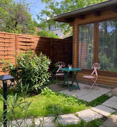 Alsorakos Appartement | Katies Tiny House