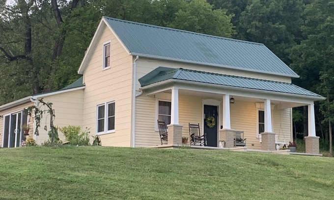 Bluffton Autre | Katy Trail lodging 1 bedroom