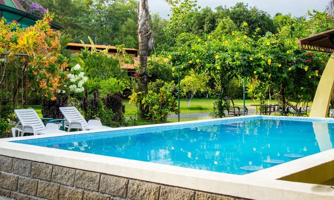 Damas Cabine | Kayak Lodge