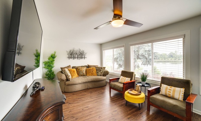 Portage Maison | 3 Mi to Lake Michigan: Lakefront Portage Home!