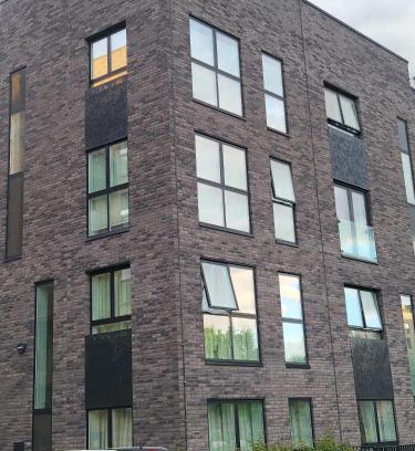 Stratford Cabine | Kayz Lodge- Luxury Ensuite-Private & Shared Accommodation in a New House at the Olympic village overlooking Stratford Westfield and Tube Station