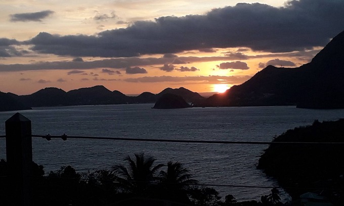 Grand Anse Maison | KAZ ANOLI vue époustouflante sur la baie