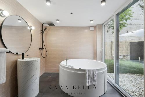 Maisons-Alfort Appartement | KAZA BELLA - Maisons Alfort 6 Luxurious little house with private garden and Jacuzzi