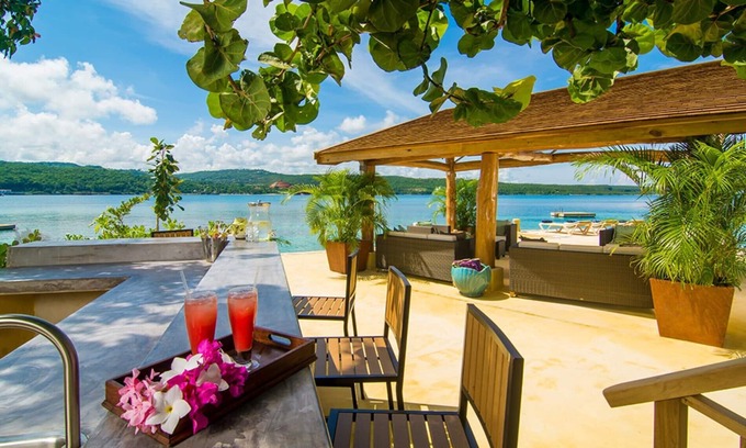 Discovery Bay Villa | Keela Wee on the Beach - Villa de luxe de 6 chambres à coucher au bord de la plage privée à Discovery Bay