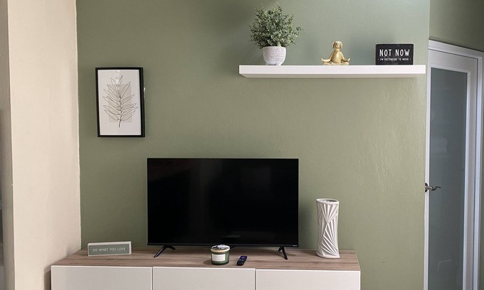 Minillas Appartement | Keep it simple at this peaceful and centrally located place.