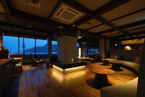 Tomonoura Onsen Hôtel | Keishokan Sazanamitei