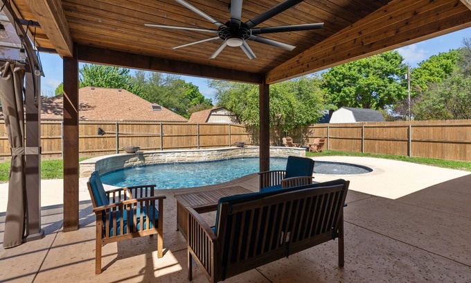 Keller Maison | The Charming House & Pool in DFW