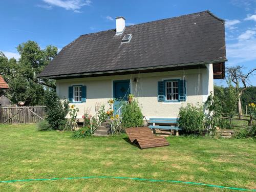 Sankt Martin im Sulmtal Maison | Kellerstoeckl-am-veganen-Bio-Lebenshof-nur-fuer-Hundefreunde-empfohlen