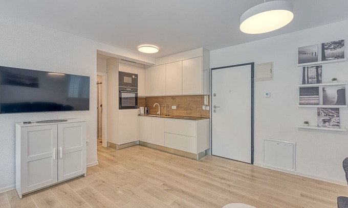 Cancini Appartement | Kestenova / One-Bedroom App with Terrace No.1