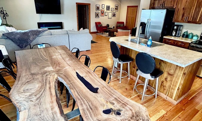 Bonner-West Riverside Maison | New,KettleHouse amphitheater, Blackfoot,Games,Fish,Ski,Bike,Hike and missoula