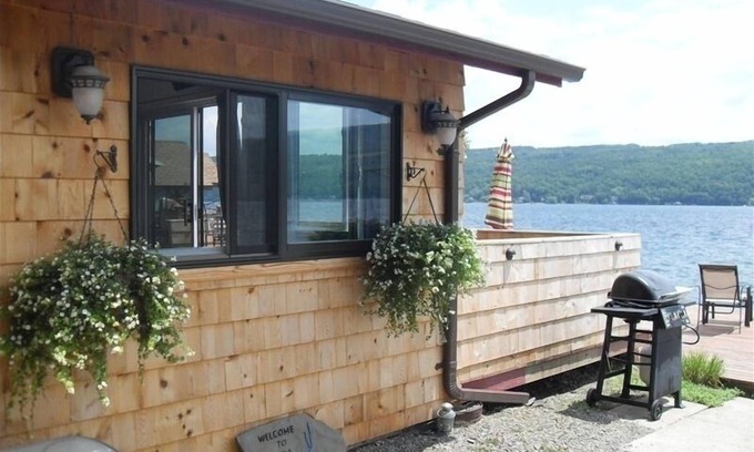 Hammondsport Maison | Keuka lac Bungalow sur Waters Edge - 1 Step & UR dans le lac