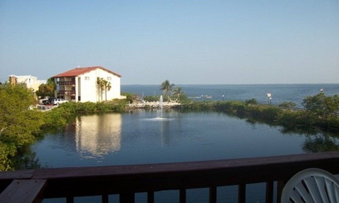 Cross Key Waterways Copropriété | Condo Key Largo avec vue magnifique sur la baie au coucher du soleil disponible la semaine du 10 au 17 mars 2018