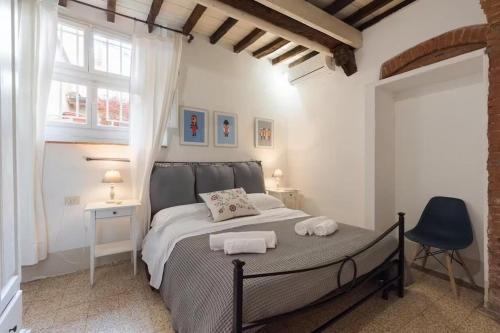 Sant' Ambrogio Appartement | Keys of Italy - F2 -1Bedroom Apt by Santa Croce