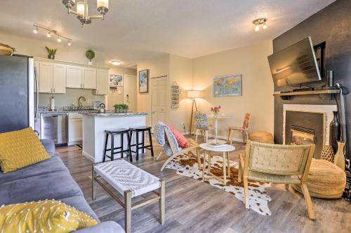 Summit Cove Appartement | Keystone Condo with Patio and Mountain Views!