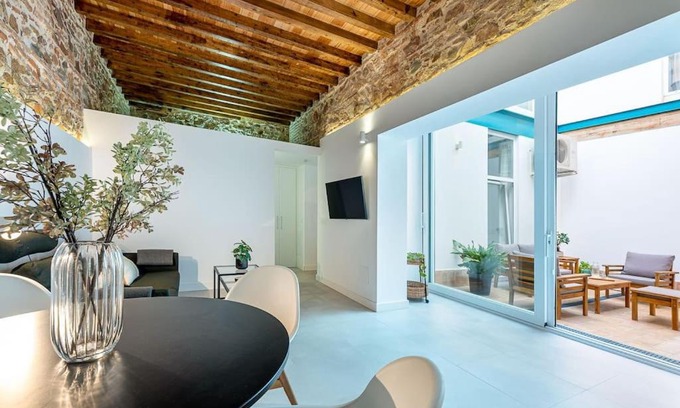 Capuchinos Appartement | KEYWISE Encantador apartamento Nordico en el centro 2 habitaciones y dos baños con terraza patio