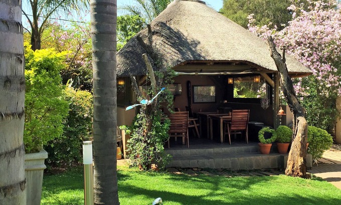 Schoemansville Maison | Khayamanzi Guesthouse
