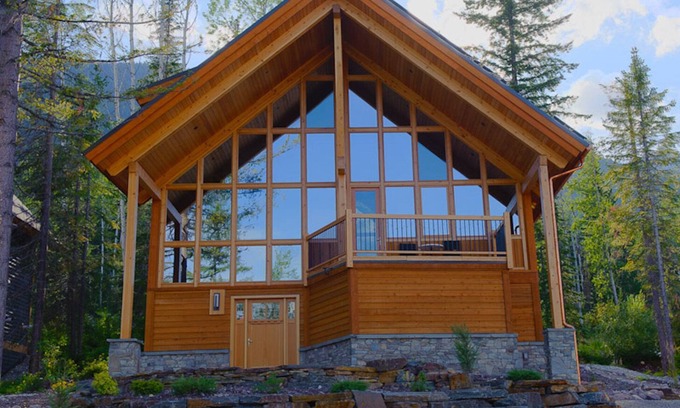 Golden Chalet De Ski | Chalet de ski Kicking Horse Superbes vues, 2 foyers au bois, bain à remous, sauna, plancher chauffant
