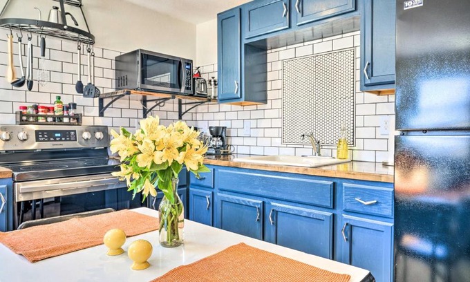 Fairfax Maison | Kid-Friendly House about 8 Mi to Cedar Rapids!