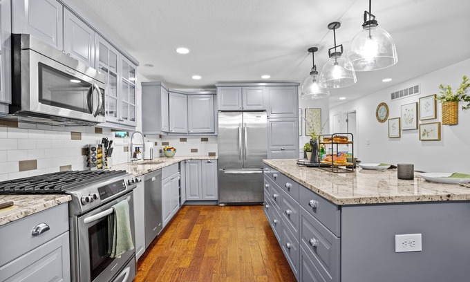 Columbine Maison | Kid+Pet Friendly Getaway with Game Room and Hot Tub!