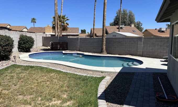 Sunset Ridge Maison | Kierland Oasis a bright getaway with pool near everything North Scottsdale