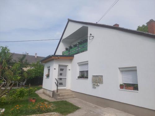 Balatonfured Appartement | Kilátó Apartman ,upper floor of the house