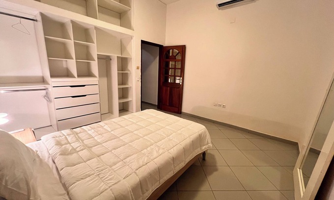 Luanda Appartement | Kinaxixi Palace in Largo rehabilitated. Spacious apartment with balcony.