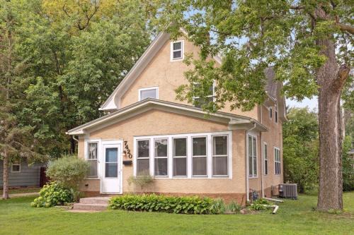 Richfield Maison | King Bed - 5 Min to MOA - 75 & 65' HDTV - Ping Pong