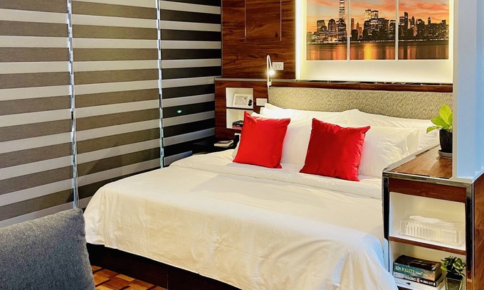 San Lorenzo Appartement | King Bed Corner Oasis @ Greenbelt