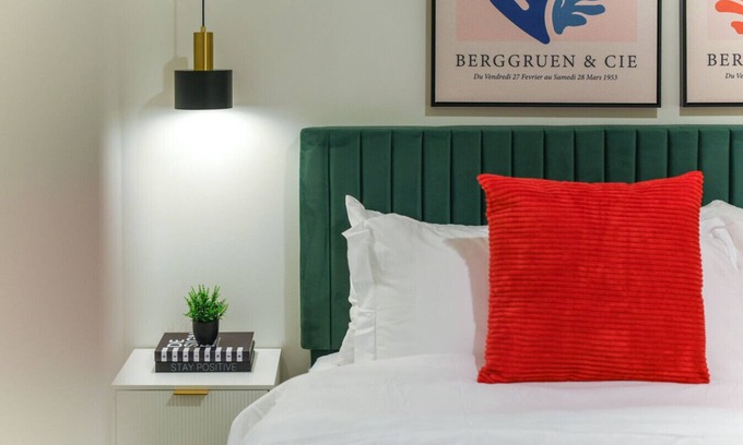 East Liberty Appartement | King Bed | Free Parking | Near UPMC, Pitt & CMU