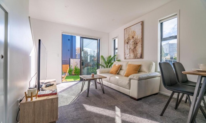 Christchurch City Centre Appartement | King bed on Hagley Park corner in the CBD