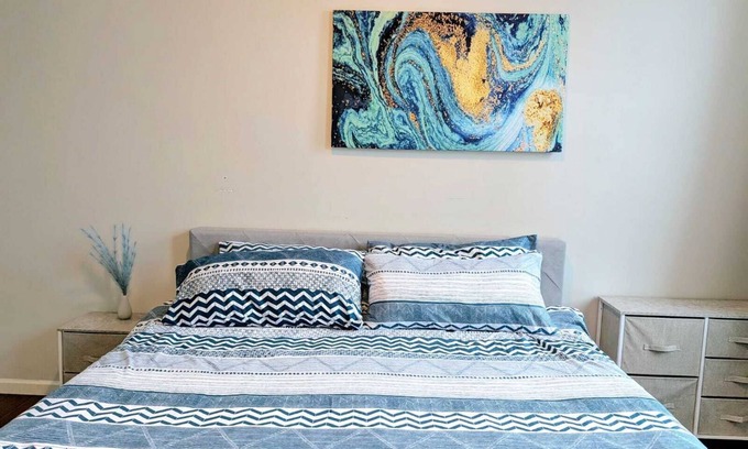 The Gate Appartement | King Bed Suite w/Off-Street Parking - C