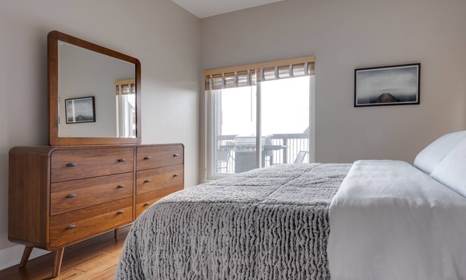 Pittsburgh Appartement | King Bed! Unique City Views! Free Parking!