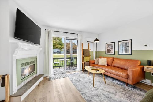 Ellicottville Maison | King Bed, Walk or Bike to town, EV, Pets OK