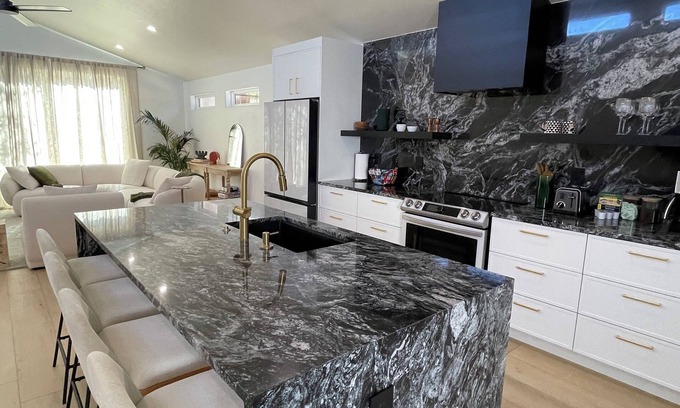 Sam Hughes Maison | Modern / Cozy Scandinavian Villa, King beds, 3/3 house in Tucson with WiFi, AC