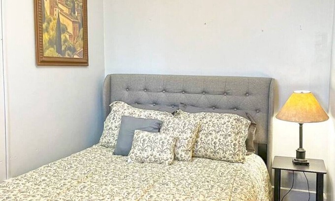 Coshocton Appartement | King Charlie's Place in Historic Roscoe Village